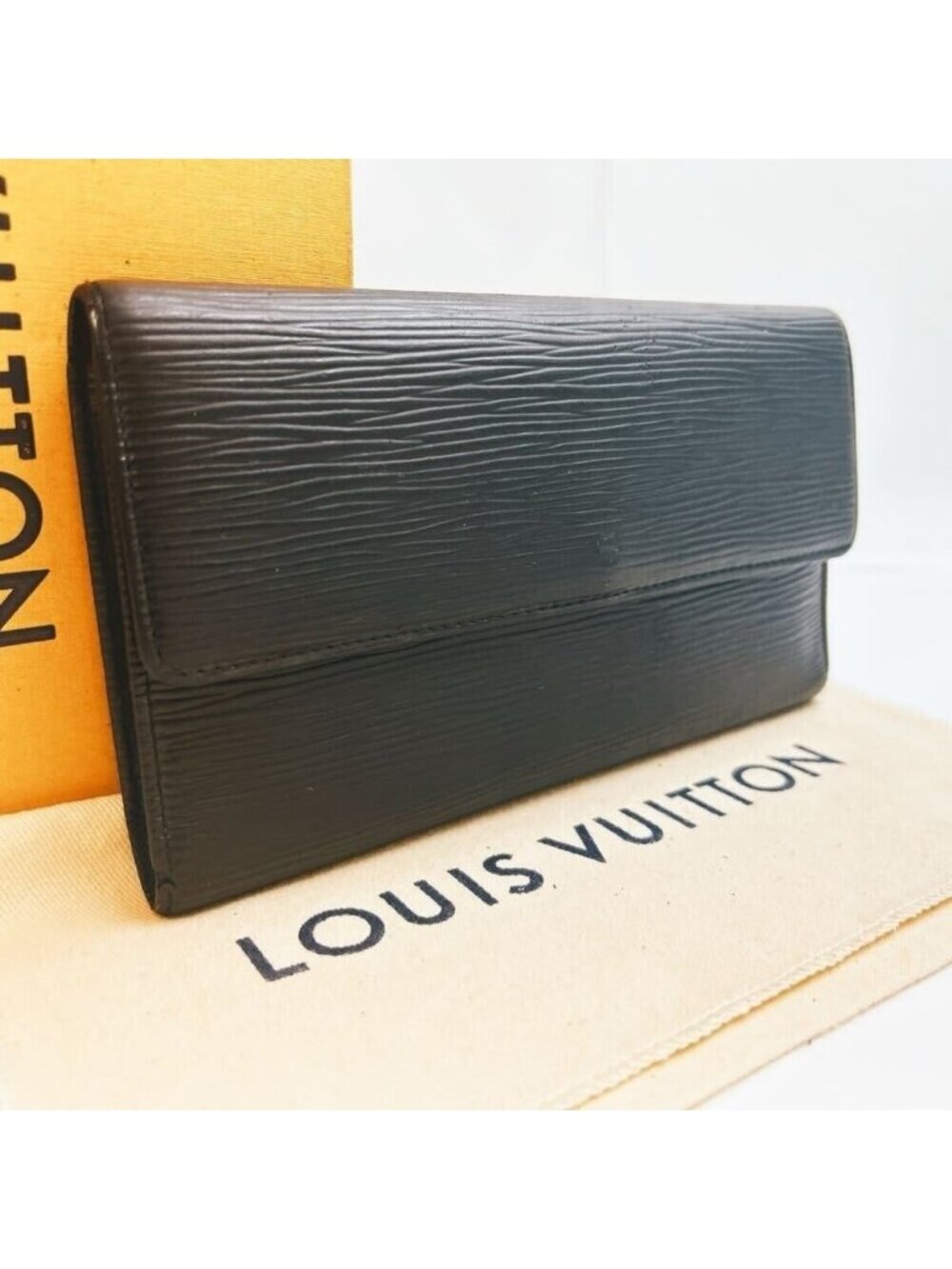 Louis Vuitton Porte Tresor International Trifold Epi Leather Wallet